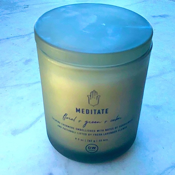 DW HOME CANDLE MEDITATE RICHLY SCENTED NEW 1 WICK NEW 9 oz NEW - Picture 2 of 4